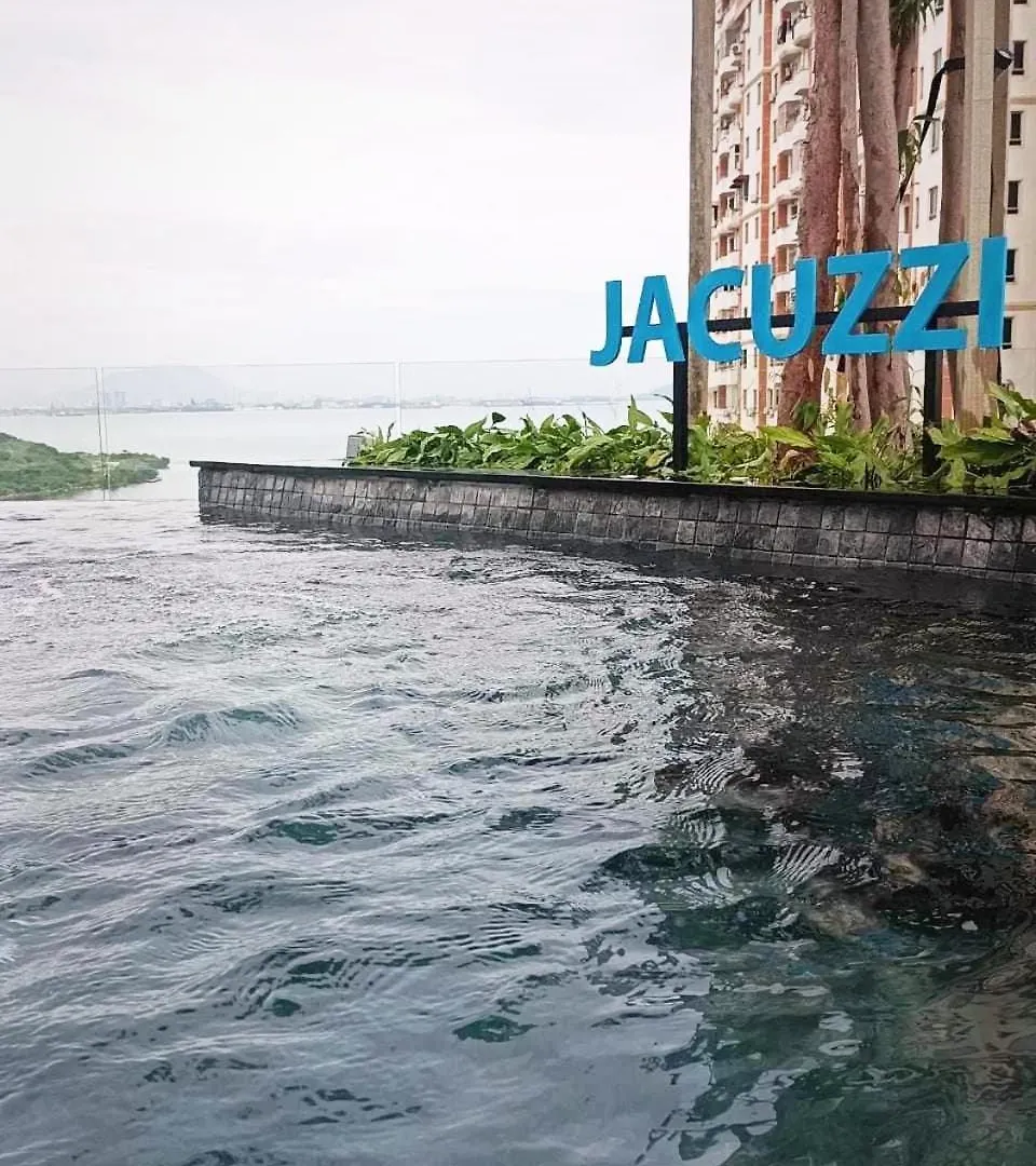 Romantic Sea View Room @ Urban Suites, Jelutong Apartment